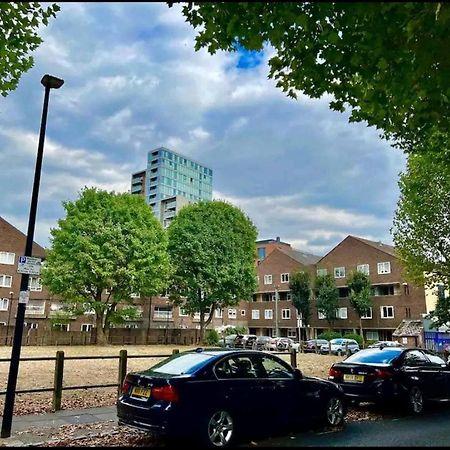 Lovely 2Br Suite In Bow, E3 Λονδίνο Εξωτερικό φωτογραφία